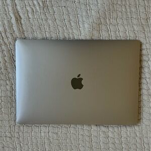 MacBook Air 13.3" Laptop - Apple M1 chip - 8GB Memory -